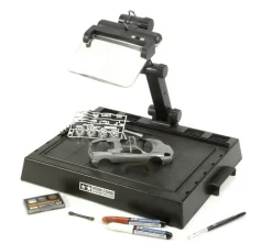 Tamiya 74064Arbeitsstation mit Licht und Lupe
