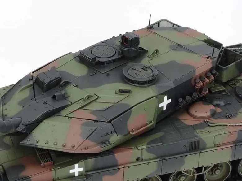 Tamiya 25207BW KPz Leopard 2 A6 (3) Ukraine, Plastikbausatz, 1:35