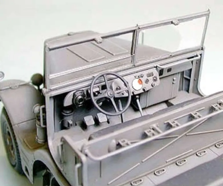 Tamiya 35239Dt. SdKfz.9 Famo 18to Halbkette(8), Plastikbausatz, 1:35