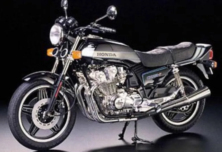 Tamiya 16020Honda CB 750 F 1979 Motorrad Plastikbausatz 1:6