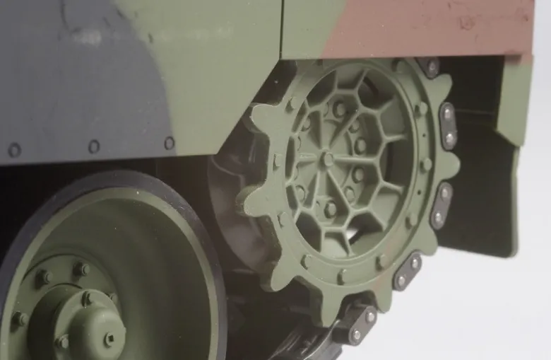 Tamiya 56020LEOPARD 2 A6 1/16 Full Option Panzer Bausatz