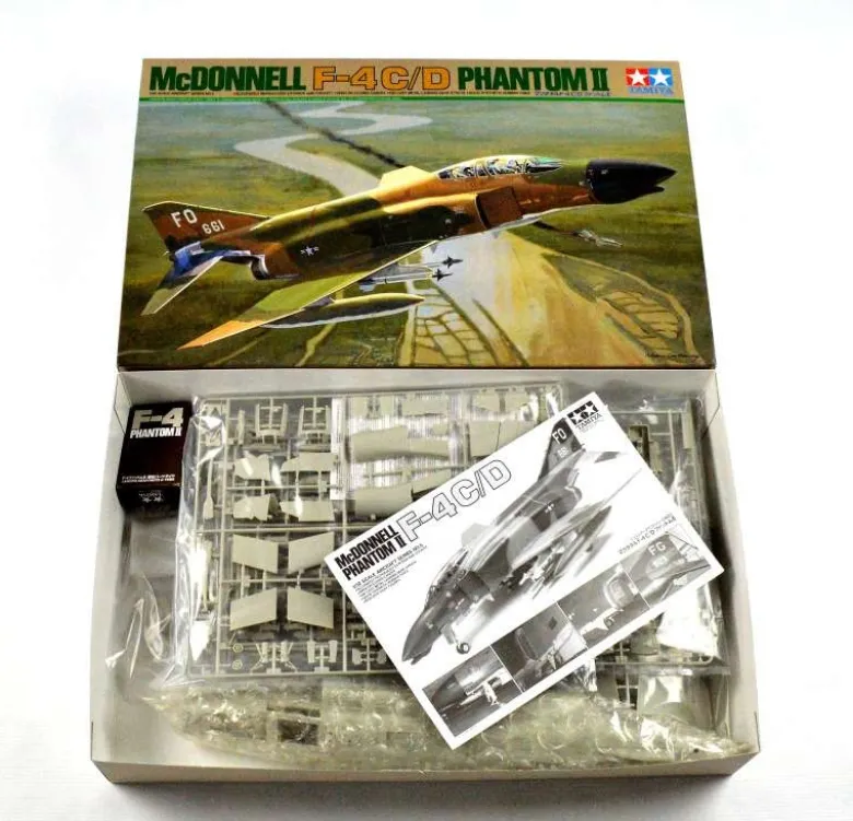 Tamiya 60305Mc Donnell F4 C/D PHANTOM II, Plastikbausatz, 1:32