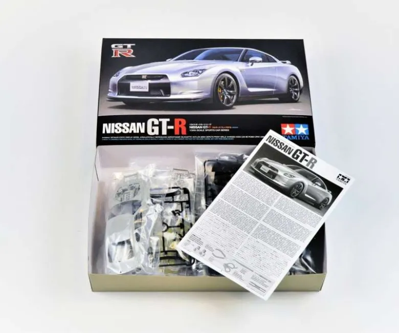 Tamiya 24300Nissan GT-R Strassenversion, Plastikbausatz, 1:24