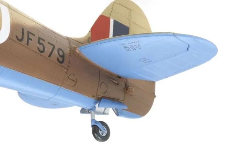 Tamiya 60320Supermarine Spitfire Mk.VIII, Plastikbausatz, 1:32