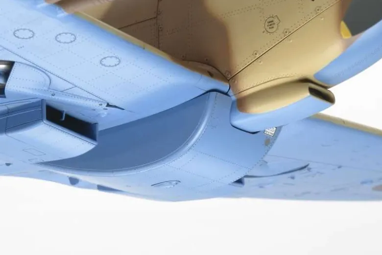 Tamiya 60320Supermarine Spitfire Mk.VIII, Plastikbausatz, 1:32