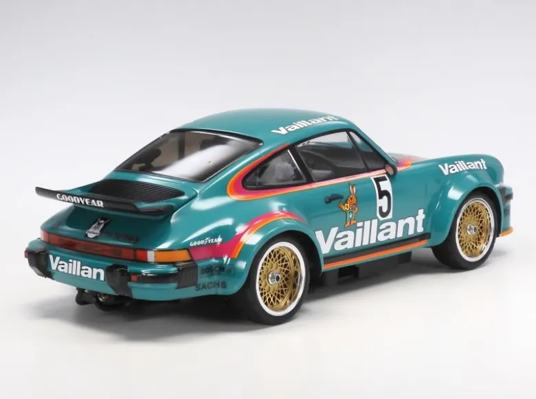 Tamiya 47524Vaillant-Kremer Porsche 934 turbo rsr - 50th Anniversary