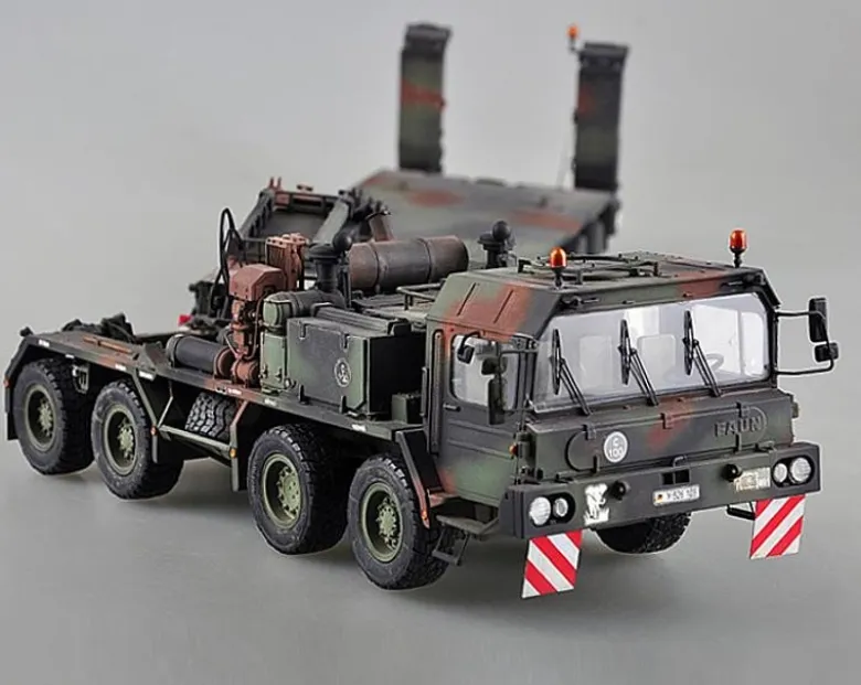 Trumpeter 00203Faun SLT-56 Panzer Schwerlasttransporter 1:35 Bausatz